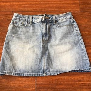Gap jean distressed short skirt